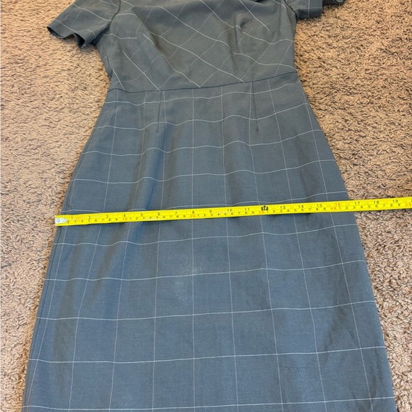 2 FOR $25 Banana Republic Gray Plaid Wool Sheath Dress Ruffle Shoulder Stretch 0 - Picture 6 of 8